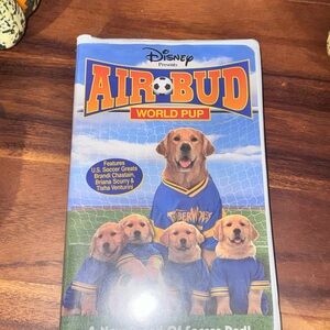 Disney Presents Air Bud World Pup VHS - Blue and Yellow